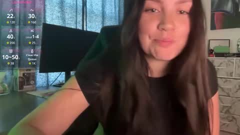 sariaaahh online show from November 21, 2025, 6:06 pm