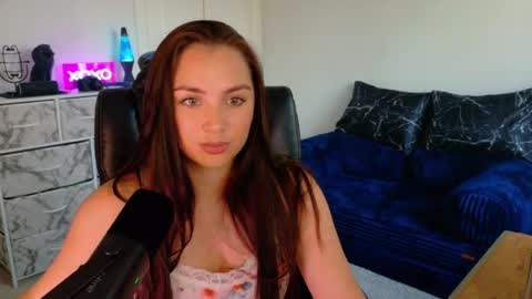 sariaaahh online show from February 4, 2026, 7:09 pm