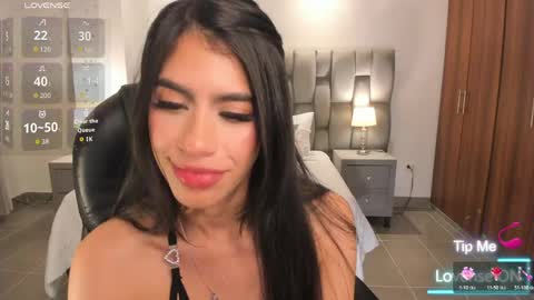  Saritaaa  online show from April 28, 2026, 2:27 am