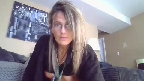 sarlynn online show from February 3, 2026, 6:35 pm