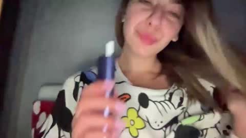 Sarrah online show from November 17, 2025, 10:26 pm