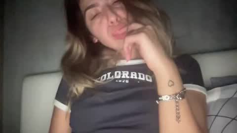 Sarrah online show from December 3, 2025, 9:57 pm