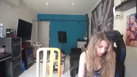 Giselle and Jay online show from October 13, 2025, 10:48 am