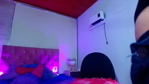 Sary  online show from April 19, 2026, 4:12 am