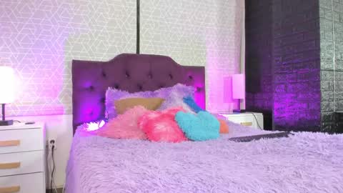 Sary  online show from April 26, 2026, 3:26 am