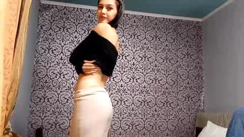 Snapshot of sary_vibe chatting on September 16, 2025, 8:21 pm Valentina online show from September 16, 2025, 8:21 pm