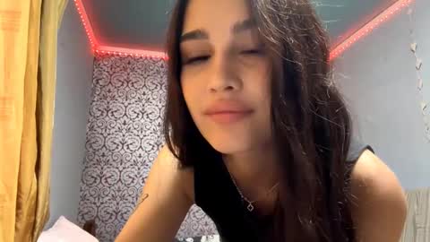 Snapshot of sary_vibe chatting on September 25, 2025, 6:11 pm Valentina online show from September 25, 2025, 6:11 pm