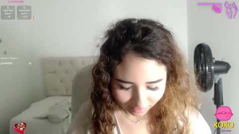 Snapshot of sasha_17_ chatting on October 22, 2025, 12:05 pm Sofia online show from October 22, 2025, 12:05 pm