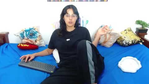 Snapshot of sasha_blondi chatting on October 17, 2025, 1:53 am Sashita online show from October 17, 2025, 1:53 am