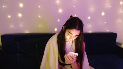 Snapshot of sasha_bloom7 chatting on December 16, 2024, 1:10 am Sasha online show from December 16, 2024, 1:10 am