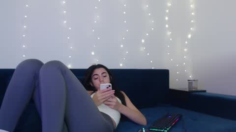 Snapshot of sasha_bloom7 chatting on December 18, 2024, 6:35 pm Sasha online show from December 18, 2024, 6:35 pm