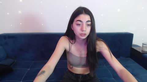 Snapshot of sasha_bloom7 chatting on December 22, 2024, 7:31 pm Sasha online show from December 22, 2024, 7:31 pm