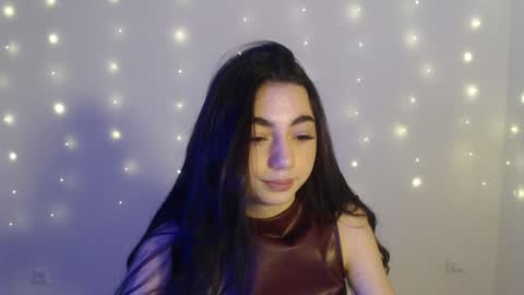 Snapshot of sasha_bloom7 chatting on January 5, 2025, 8:10 pm Sasha online show from January 5, 2025, 8:10 pm