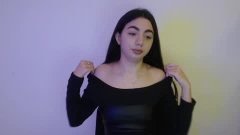 Snapshot of sasha_bloom7 chatting on February 11, 2025, 5:07 pm Sasha online show from February 11, 2025, 5:07 pm