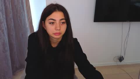 Snapshot of sasha_bloom7 chatting on September 10, 2025, 11:32 am Sasha online show from September 10, 2025, 11:32 am
