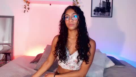 sasha_bowei online show from May 5, 2026, 3:14 am