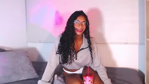 sasha_bowei online show from July 7, 2026, 7:23 am