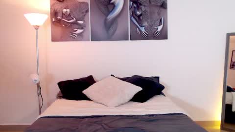 sasha_bowei online show from August 9, 2026, 1:29 am