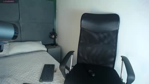 Snapshot of sasha_brattz chatting on February 22, 2025, 5:44 am Sasha Brattz online show from February 22, 2025, 5:44 am