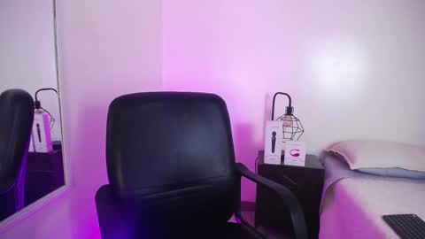 Snapshot of sasha_brattz chatting on September 17, 2025, 9:38 pm Sasha Brattz online show from September 17, 2025, 9:38 pm