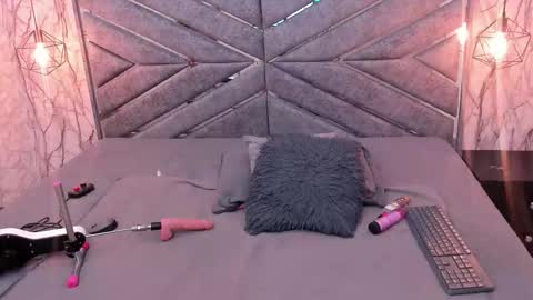 Sasha  online show from November 21, 2025, 8:18 pm