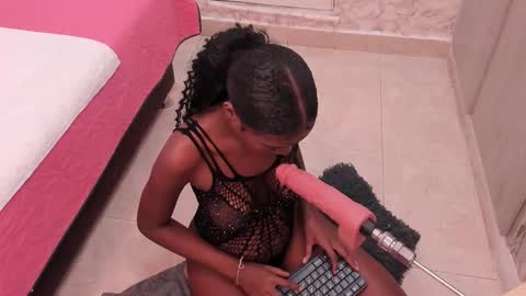 Sasha  online show from December 5, 2025, 8:05 pm