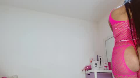 Sasha Creamy online show from April 9, 2026, 4:34 am