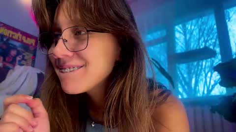 Alexandra Sasha in short online show from November 15, 2025, 6:55 am