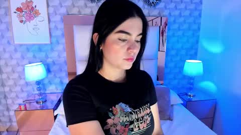 Snapshot of sasha_sims chatting on October 9, 2025, 11:19 am Camila  online show from October 9, 2025, 11:19 am