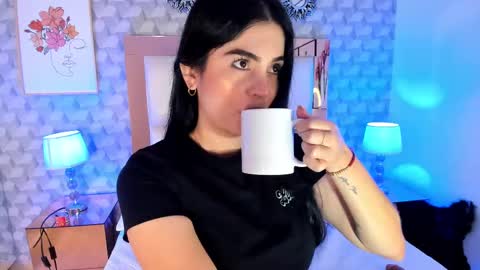 Snapshot of sasha_sims chatting on October 16, 2025, 11:44 am Camila  online show from October 16, 2025, 11:44 am