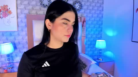 Snapshot of sasha_sims chatting on October 18, 2025, 11:33 am Camila  online show from October 18, 2025, 11:33 am
