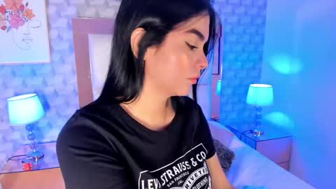 Snapshot of sasha_sims chatting on October 22, 2025, 1:11 pm Camila  online show from October 22, 2025, 1:11 pm