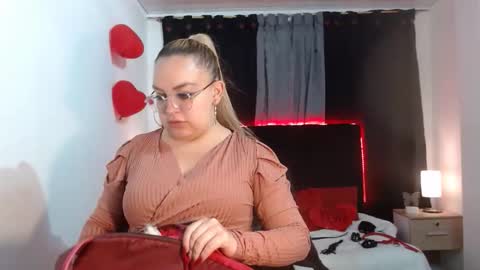 sasha_tk online show from September 8, 2025, 5:12 pm