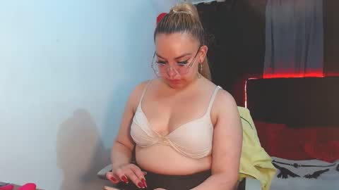 sasha_tk online show from September 9, 2025, 5:23 pm
