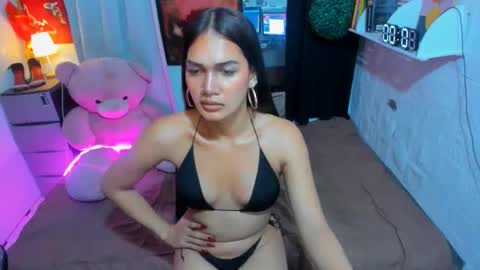 ESTELLA online show from February 15, 2025, 3:50 pm