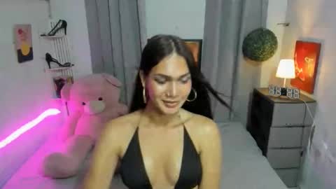 ESTELLA online show from February 22, 2025, 2:08 pm
