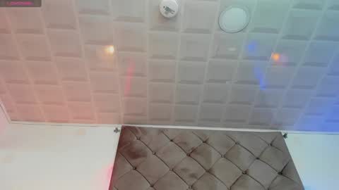 selene  online show from December 5, 2024, 11:07 pm