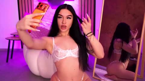 Snapshot of sashalorrenz chatting on March 28, 2026, 6:02 am Sasha online show from March 28, 2026, 6:02 am