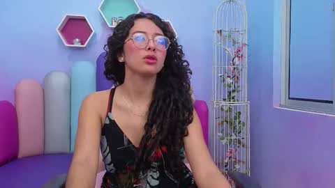 SashaMonroee  online show from November 22, 2025, 3:38 am