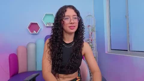 SashaMonroee  online show from December 18, 2025, 11:44 pm