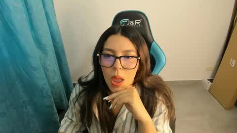 sashanova21 online show from November 1, 2025, 10:34 pm