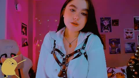 Sashasoy online show from May 6, 2026, 3:24 am