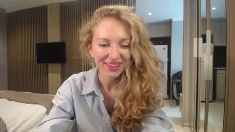 Sasha online show from October 3, 2025, 6:32 am