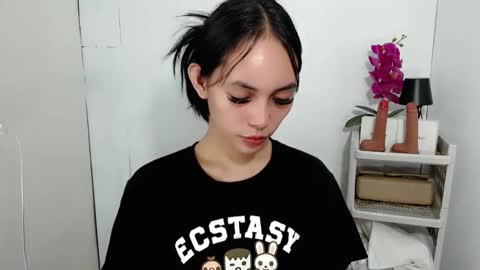 Sashi online show from November 17, 2025, 12:00 pm