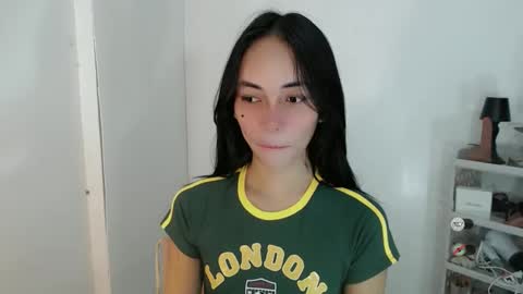 Snapshot of sashifoxdoll_ chatting on February 17, 2026, 3:29 pm Sashi online show from February 17, 2026, 3:29 pm