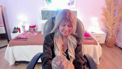 Snapshot of saskia_vellour chatting on February 3, 2026, 7:41 pm saskia_vellour online show from February 3, 2026, 7:41 pm