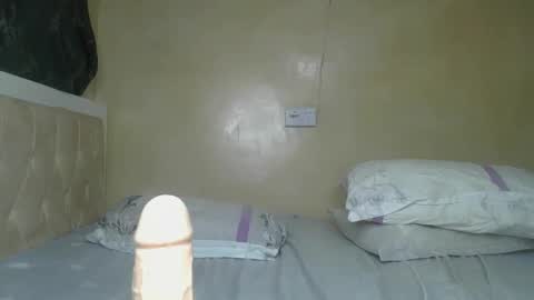sassie_bee online show from December 3, 2024, 1:08 am