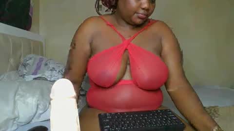 sassie_bee online show from January 7, 2025, 2:42 am