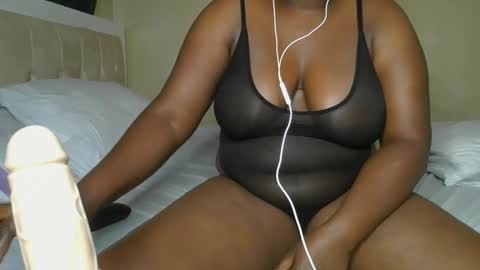sassie_bee online show from January 18, 2025, 12:24 am