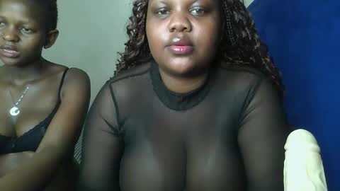 sassie_bee online show from September 15, 2025, 5:35 pm